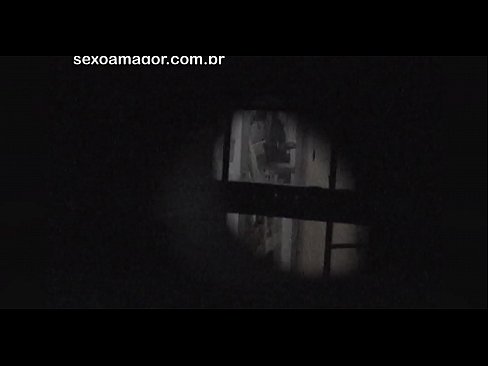 ❤️ Бландзінка таемна здымаецца на відэа з суседскага вуаерыста, схаванага за пустымі цэгламі ️ Хатняе порна на be.ixiporn.ru ❌❤